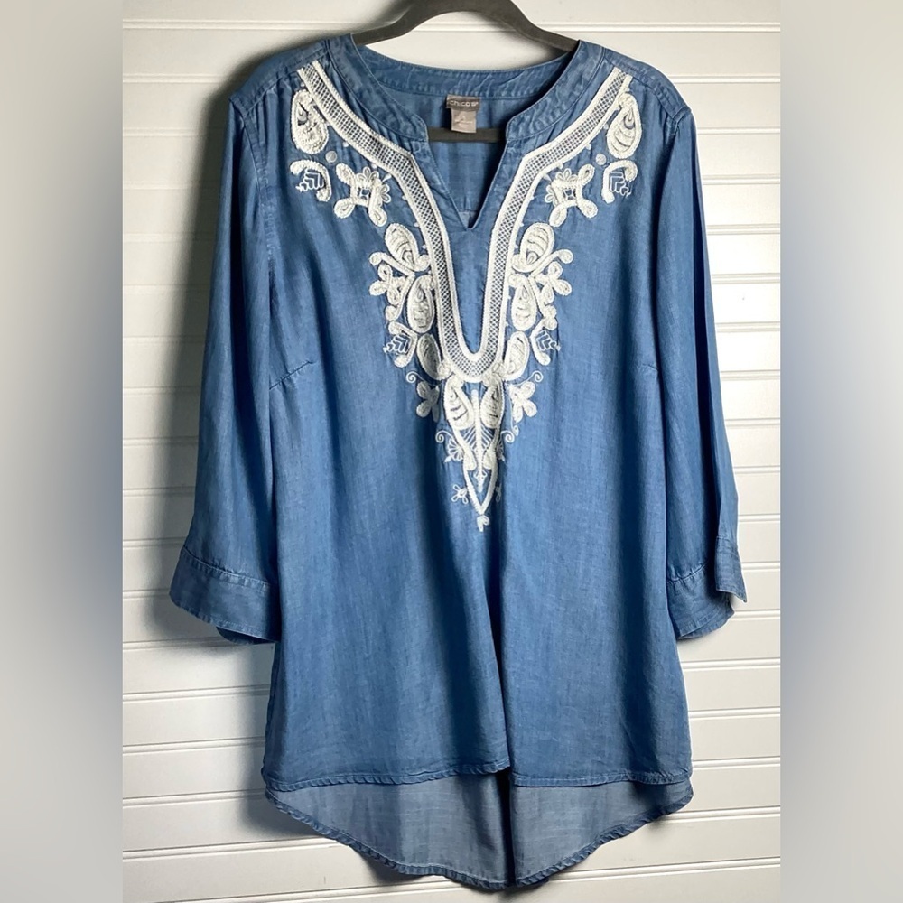 Chico's Chambray Lyocell V Neck Blouse Longline 3/4 Sleeve Lace Applique XL/16 - Picture 2 of 9